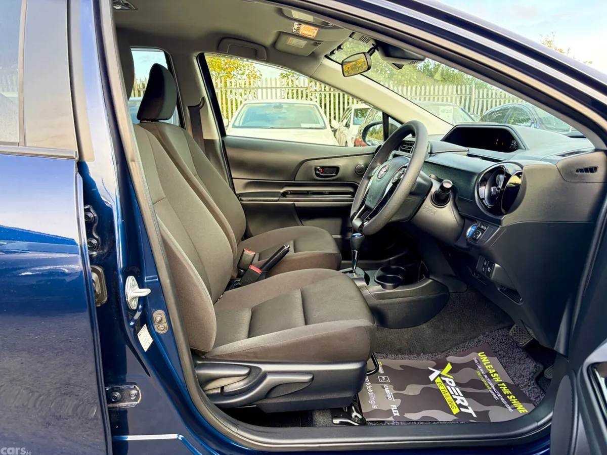 Toyota Aqua Hatchback, Petrol Hybrid, 2017, Blue