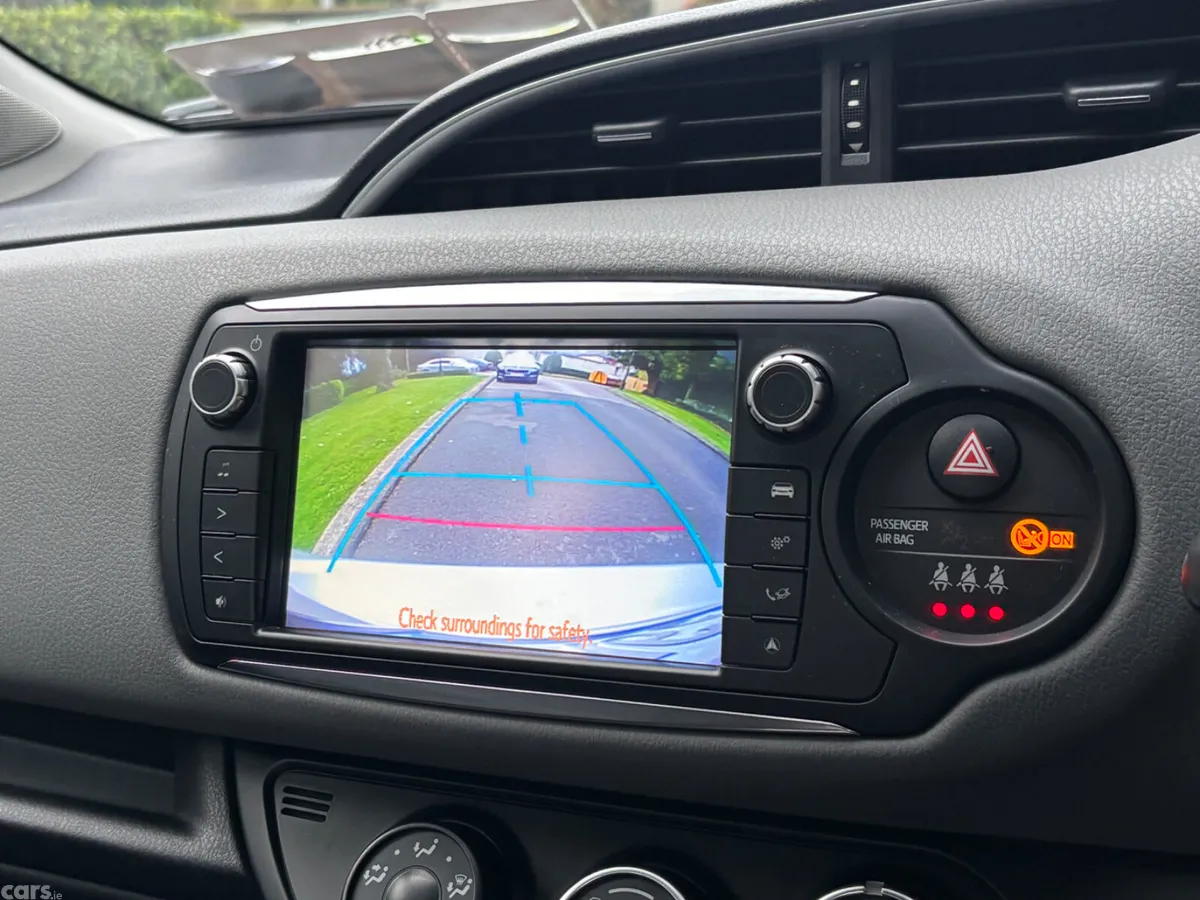 Toyota Yaris Hatchback, Petrol, 2016, Grey
