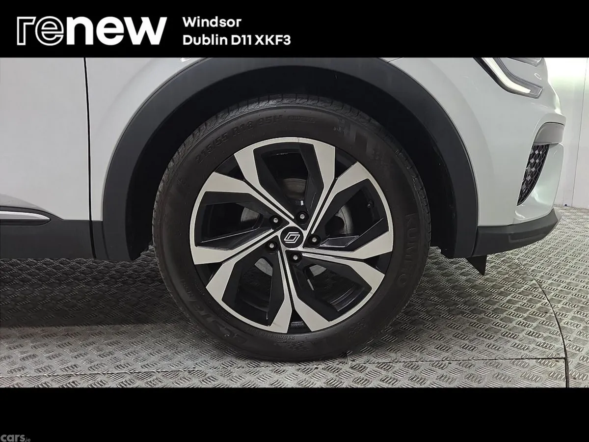 Renault Arkana Hatchback, Petrol Hybrid, 2025, White