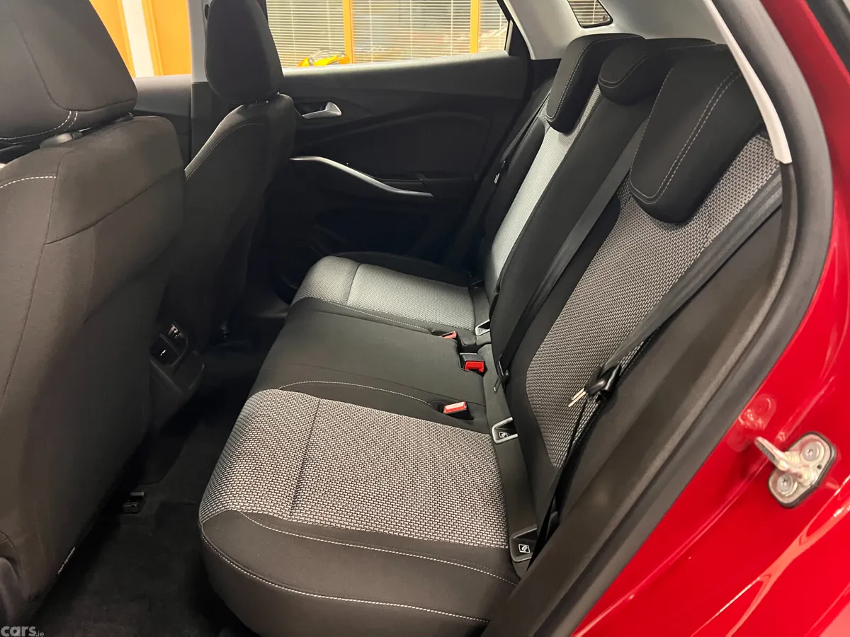 Opel Grandland X SUV, Diesel, 2024, Red