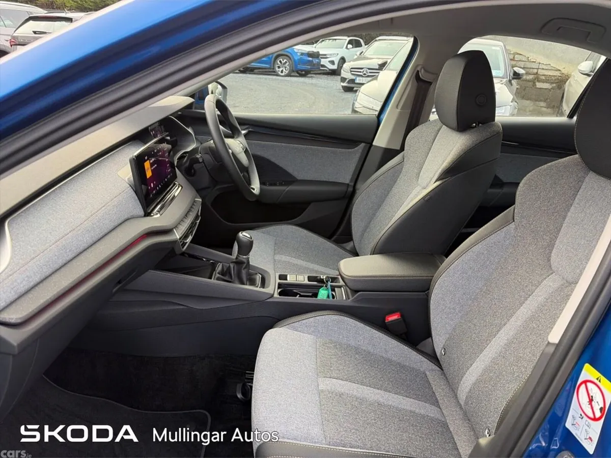 Skoda Octavia Saloon, Diesel, 2026, Blue