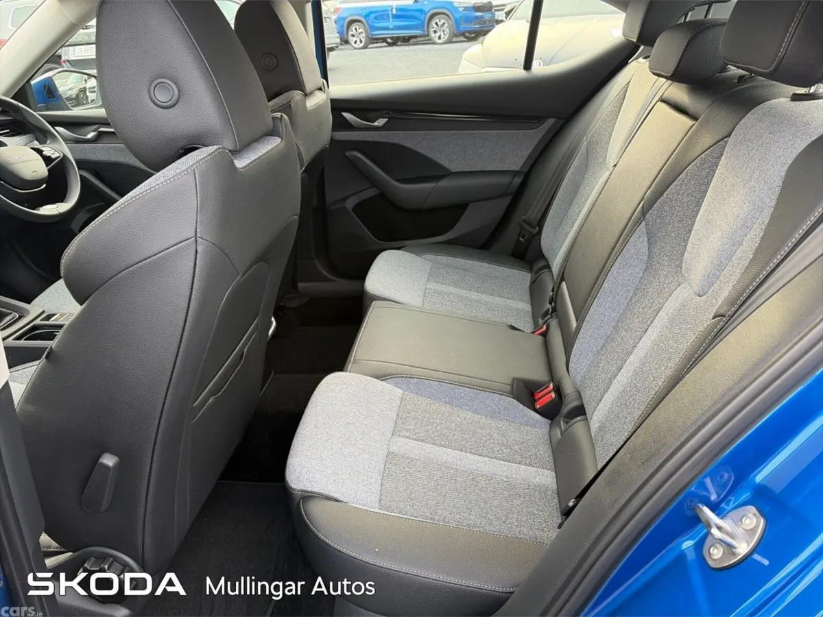 Skoda Octavia Saloon, Diesel, 2026, Blue