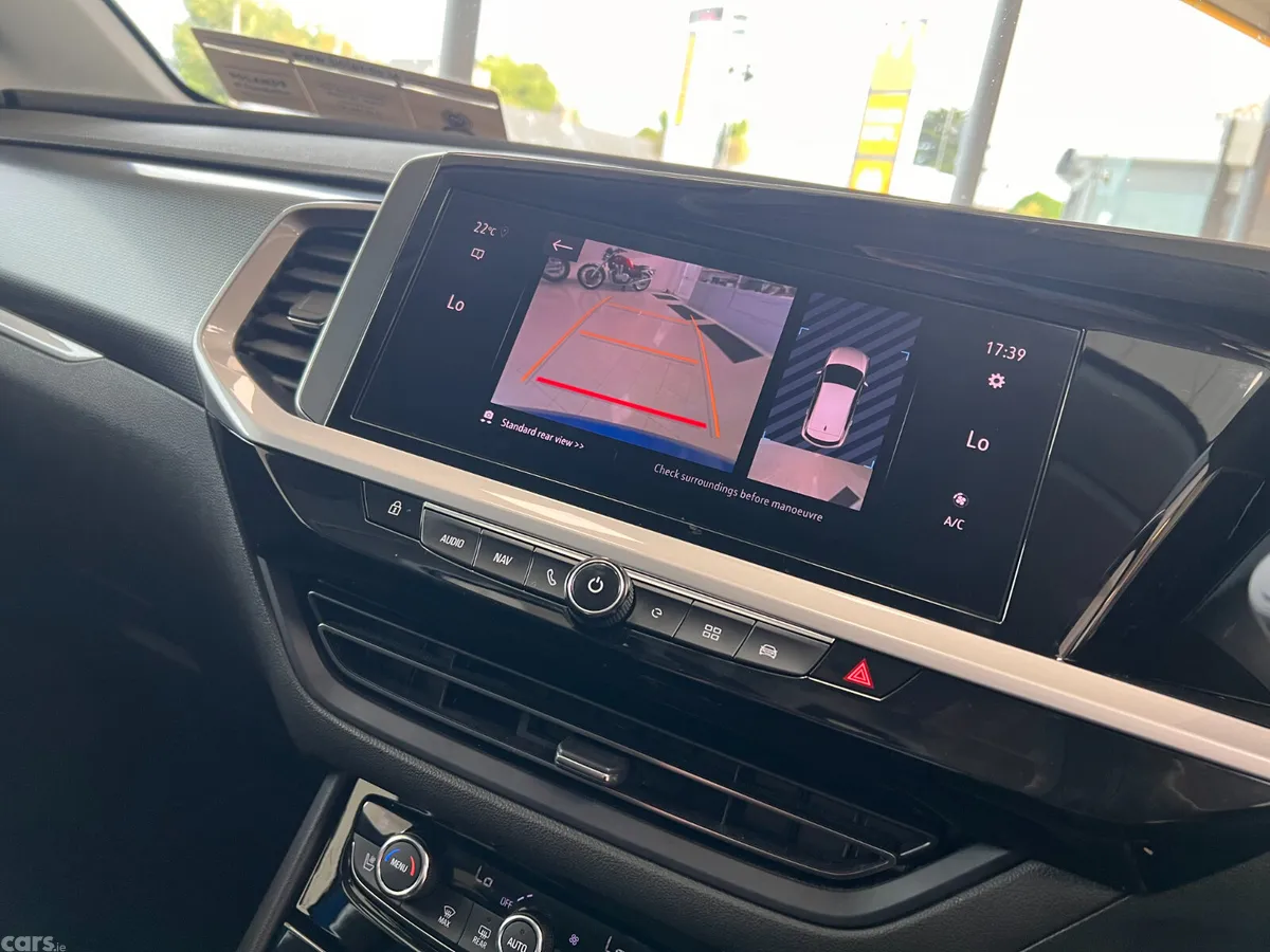 Opel Grandland X SUV, Petrol Plug-in Hybrid, 2023, Blue