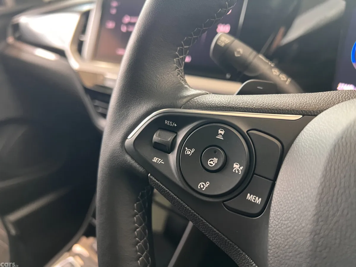 Opel Grandland X SUV, Petrol Plug-in Hybrid, 2024, White