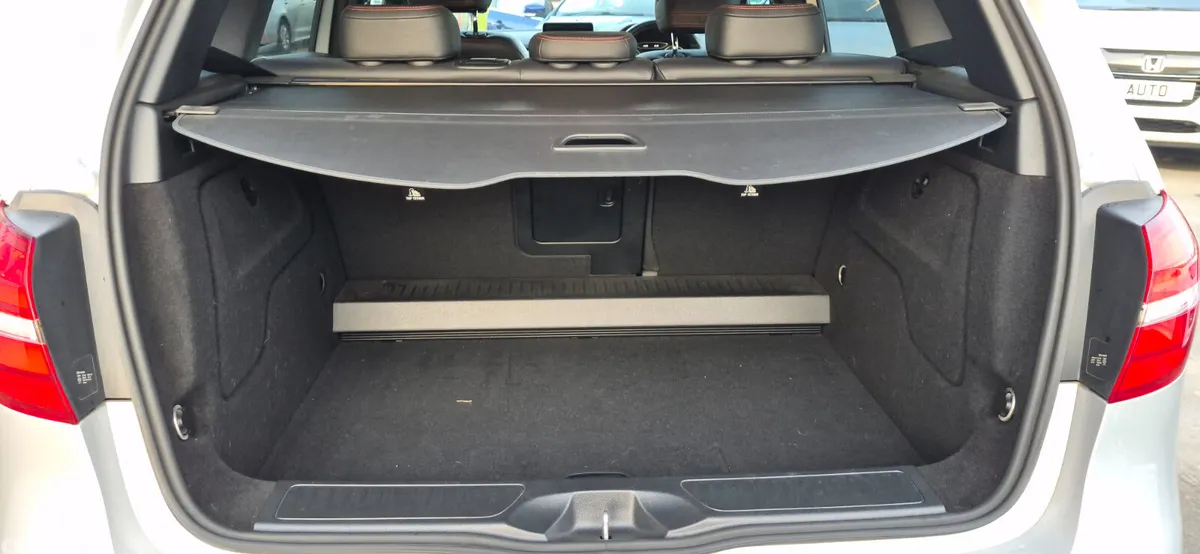 Mercedes-Benz B-Class MPV, Petrol, 2015, Silver