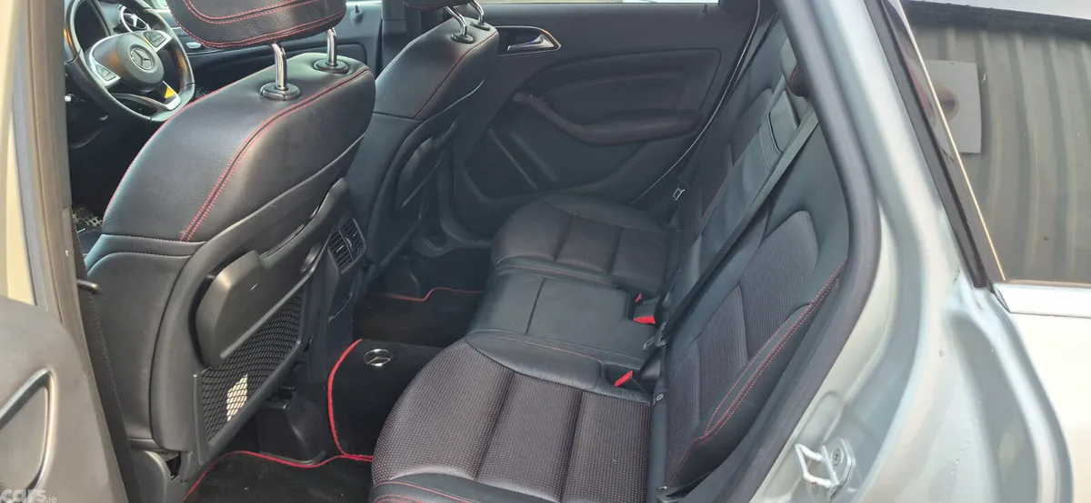 Mercedes-Benz B-Class MPV, Petrol, 2015, Silver