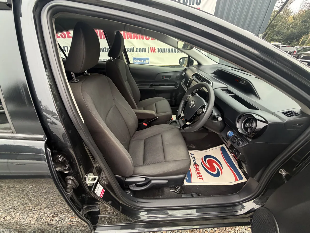 Toyota Aqua Hatchback, Petrol Hybrid, 2018, Black