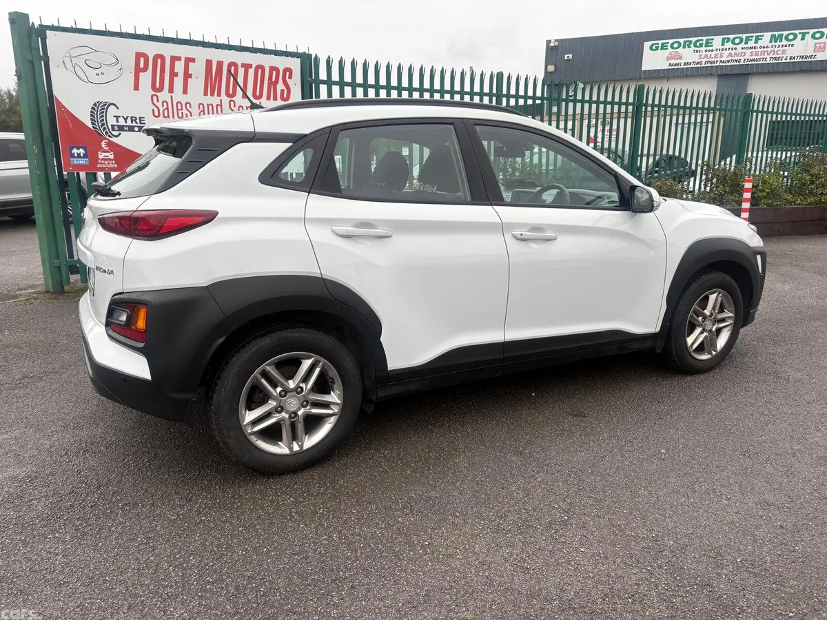Hyundai KONA MPV, Petrol, 2018, White