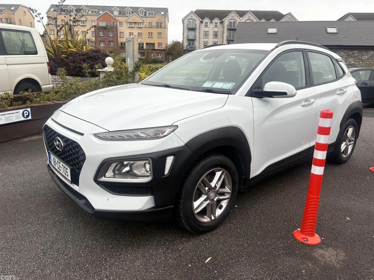Hyundai KONA MPV, Petrol, 2018, White