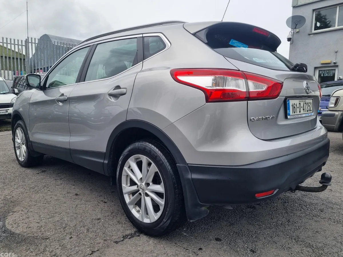 Nissan Qashqai Hatchback, Diesel, 2016, Silver