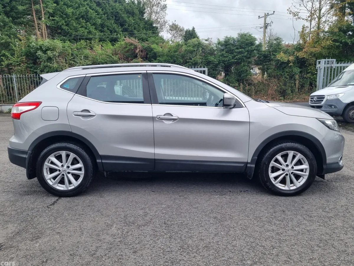 Nissan Qashqai Hatchback, Diesel, 2016, Silver