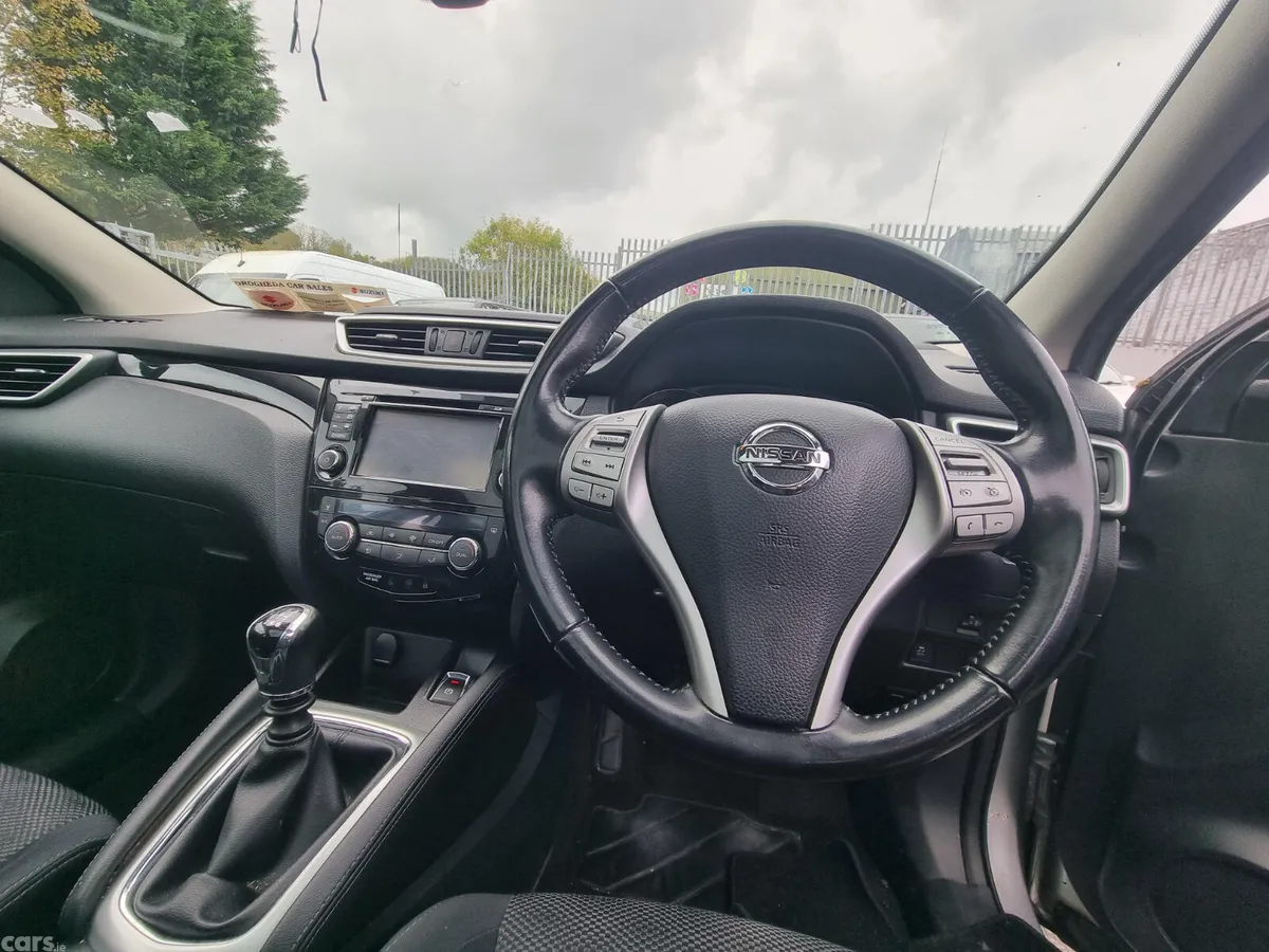 Nissan Qashqai Hatchback, Diesel, 2016, Silver