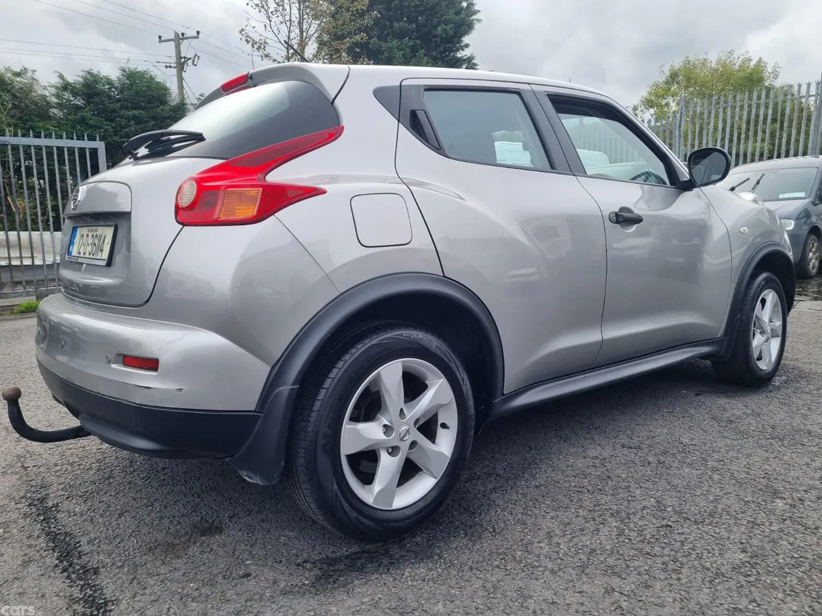 Nissan Juke SUV, Petrol, 2012, Silver