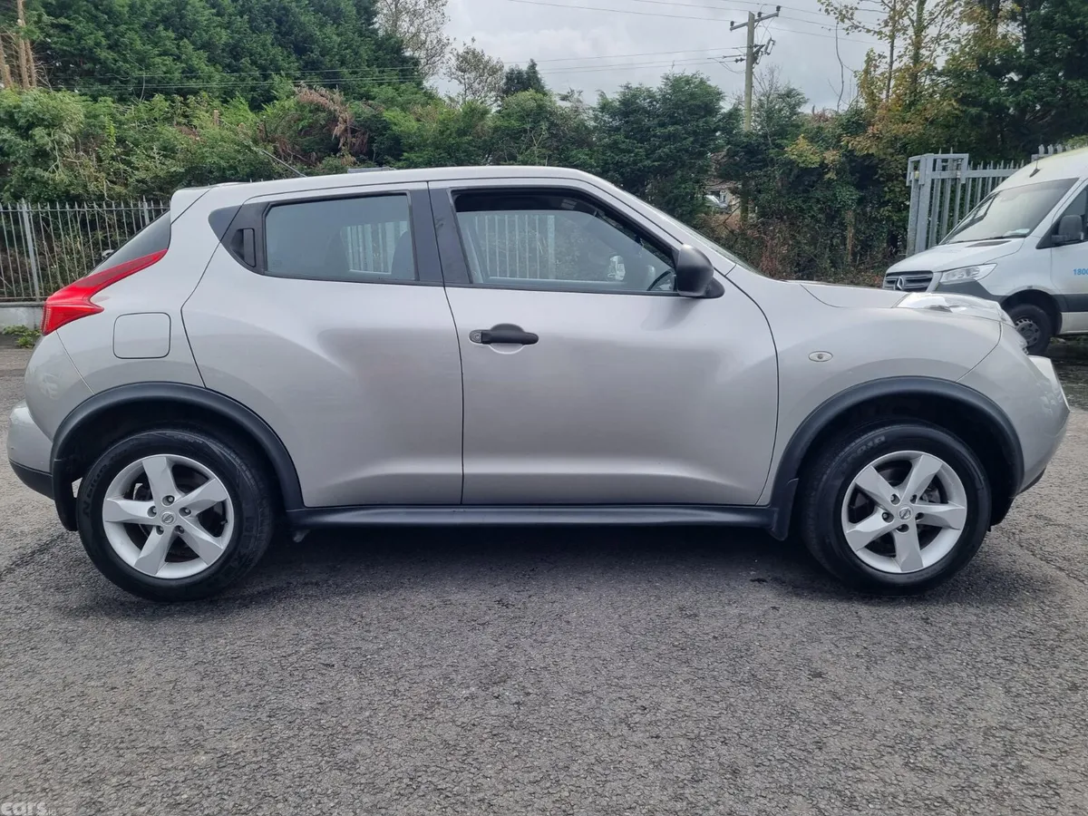 Nissan Juke SUV, Petrol, 2012, Silver