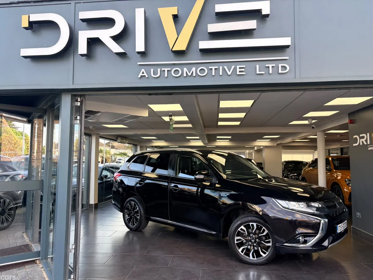 Mitsubishi Outlander SUV, Petrol Plug-in Hybrid, 2017, Black