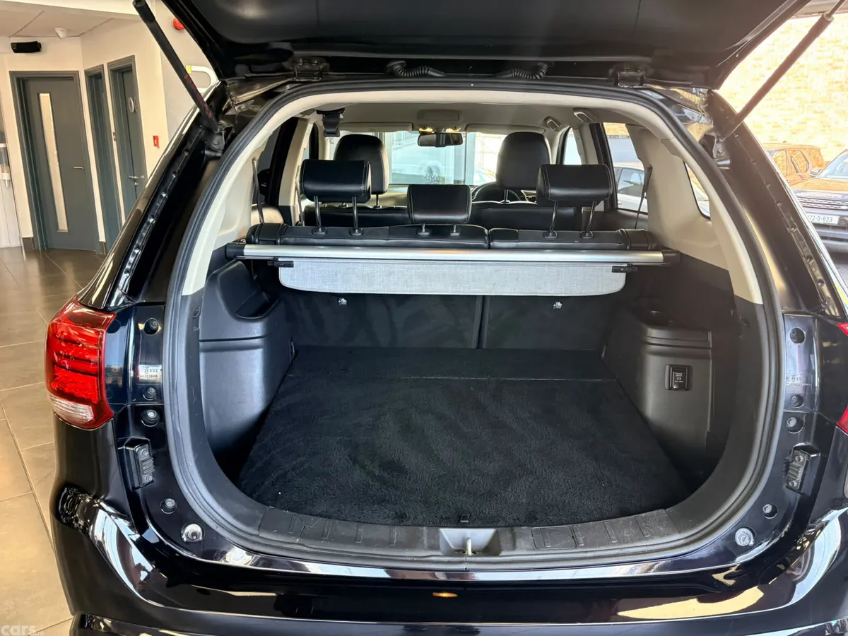Mitsubishi Outlander SUV, Petrol Plug-in Hybrid, 2017, Black