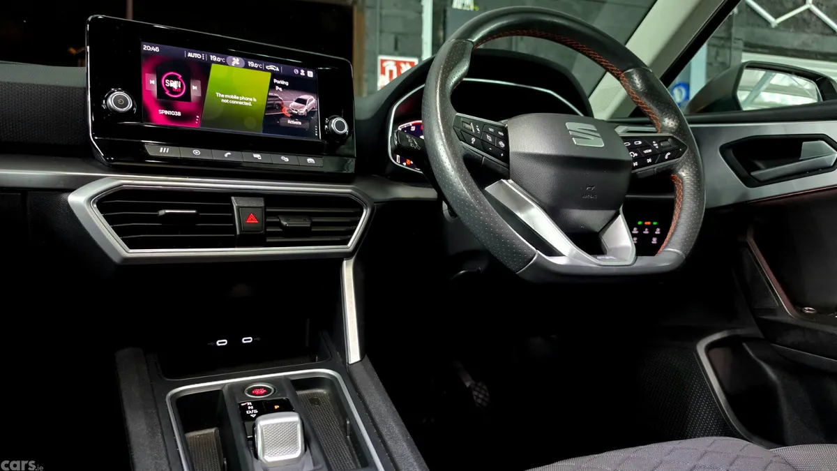 SEAT Leon Estate, Diesel, 2021, Red