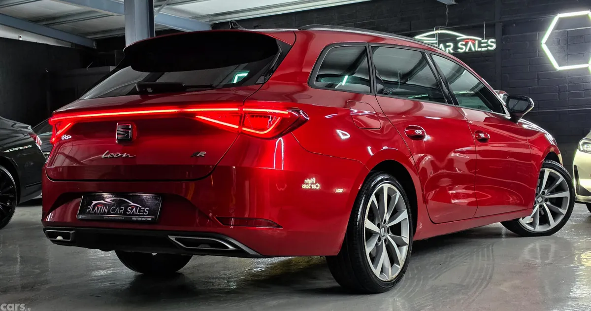 SEAT Leon Estate, Diesel, 2021, Red