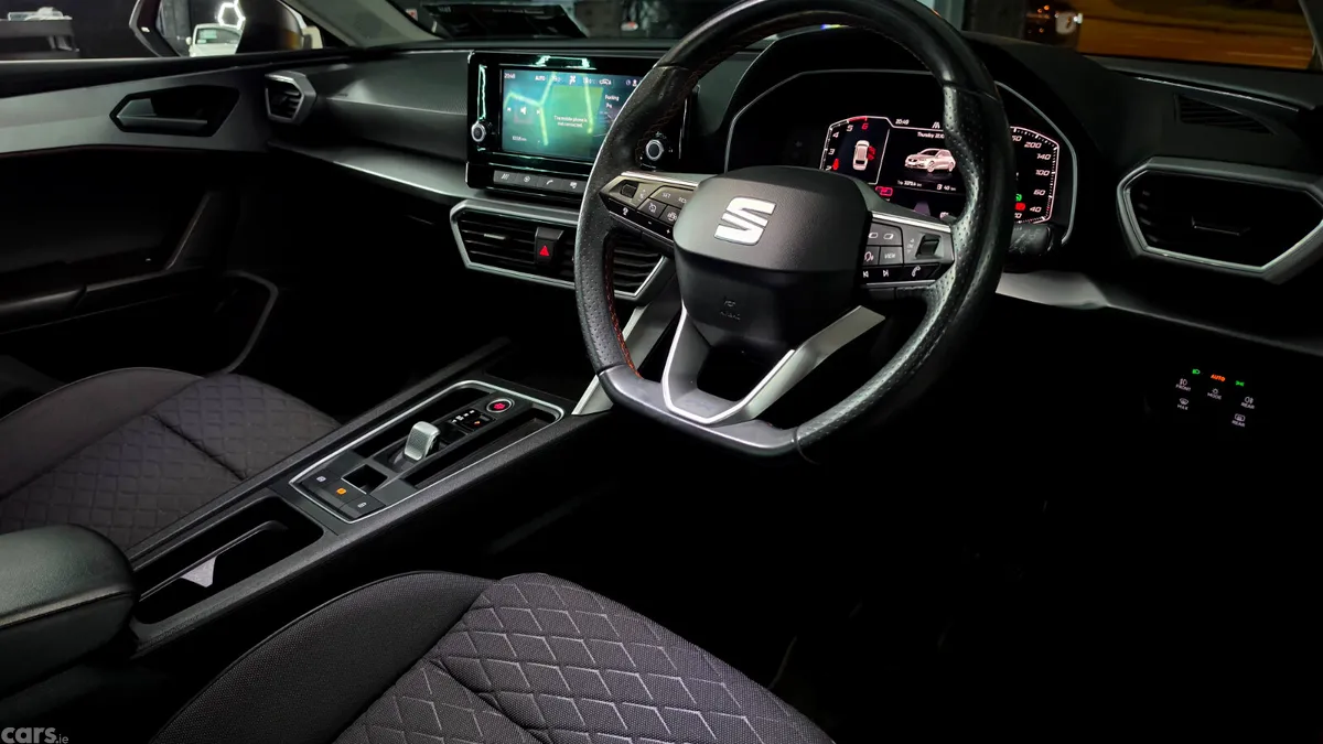 SEAT Leon Estate, Diesel, 2021, Red