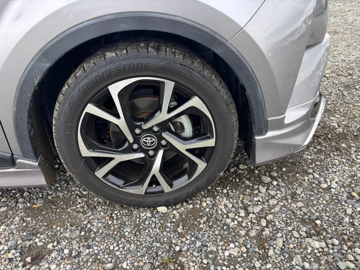 Toyota C-HR SUV, Petrol Hybrid, 2018, Grey