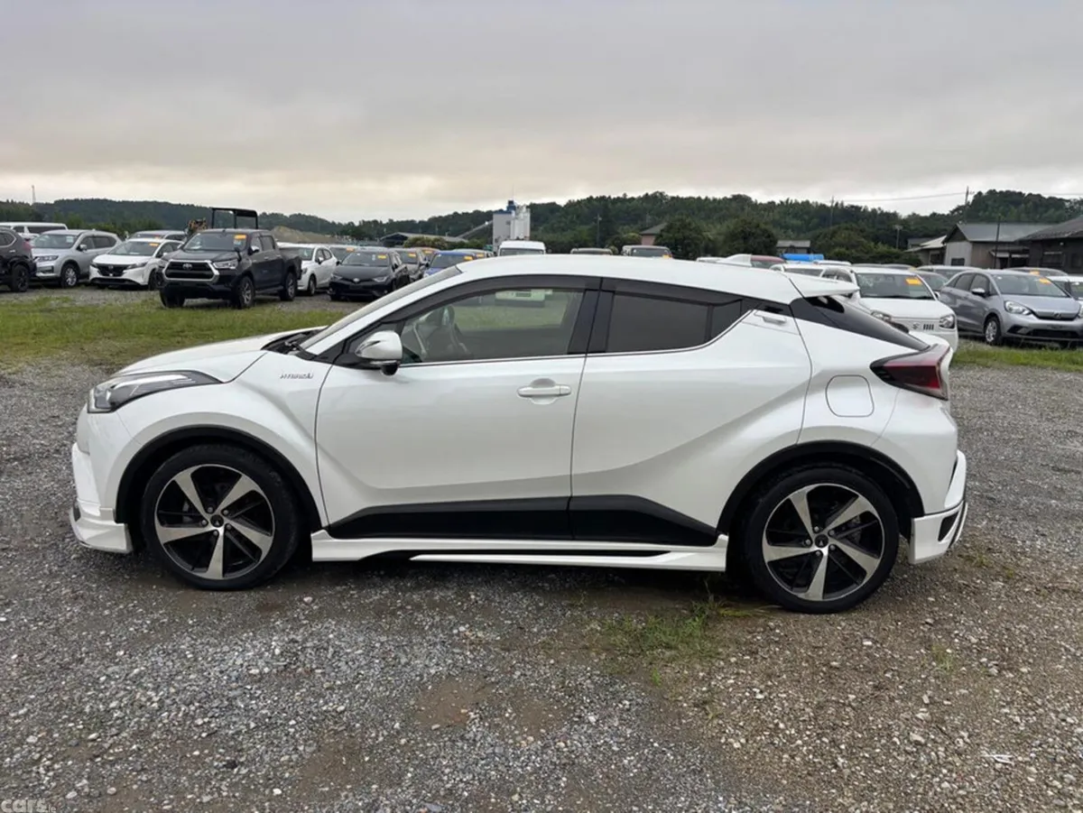 Toyota C-HR SUV, Petrol Hybrid, 2017, White