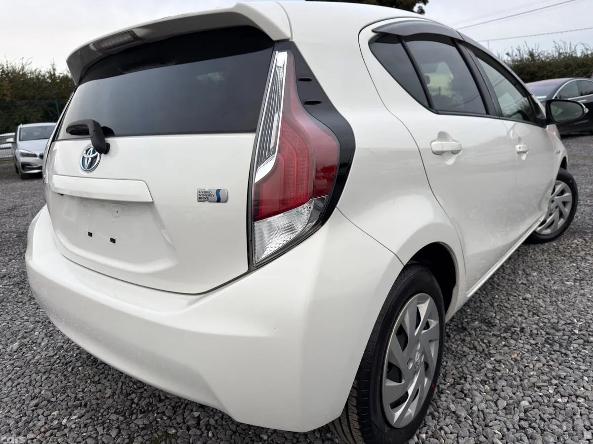 Toyota Aqua Hatchback, Petrol Hybrid, 2015, White