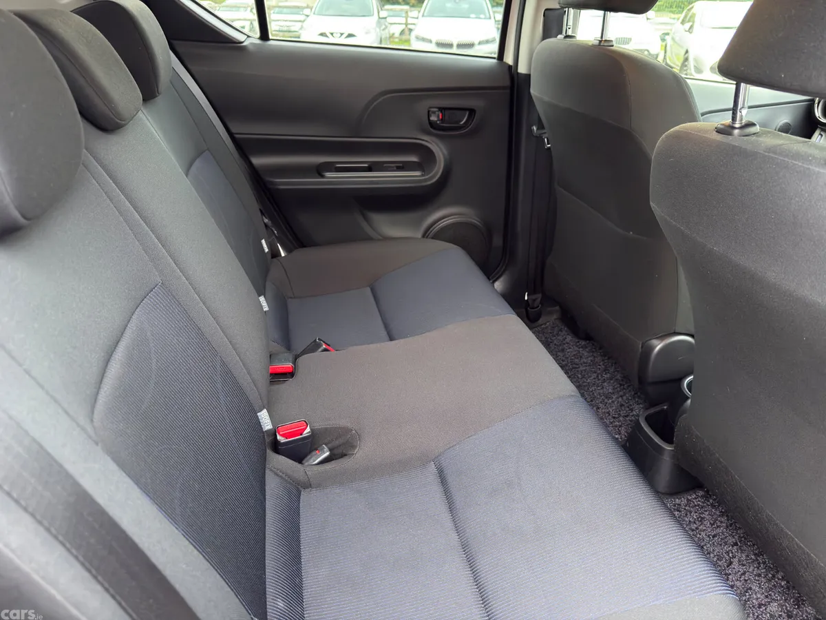 Toyota Aqua Hatchback, Petrol Hybrid, 2015, White