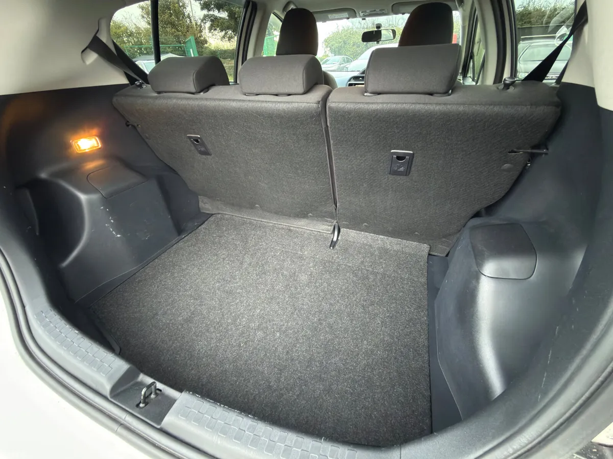 Toyota Aqua Hatchback, Petrol Hybrid, 2015, White