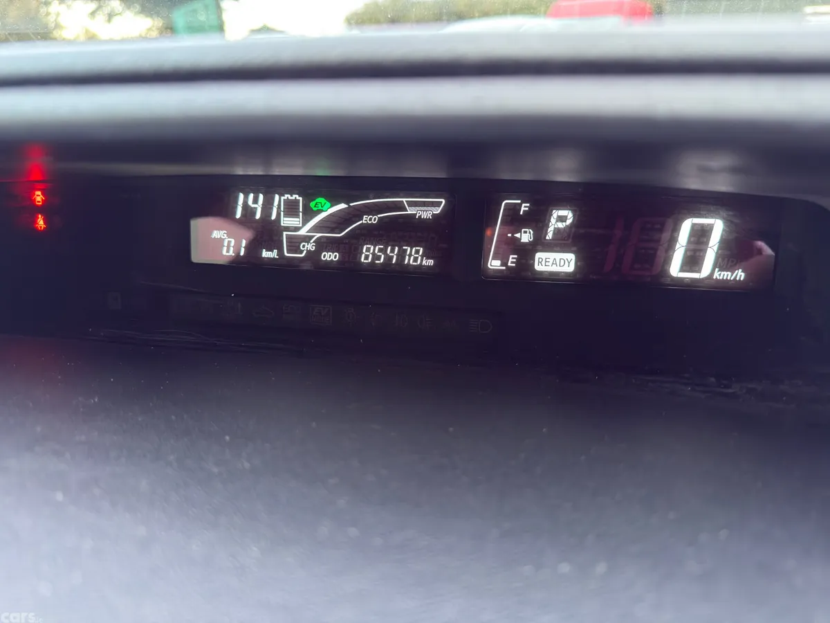 Toyota Aqua Hatchback, Petrol Hybrid, 2015, White