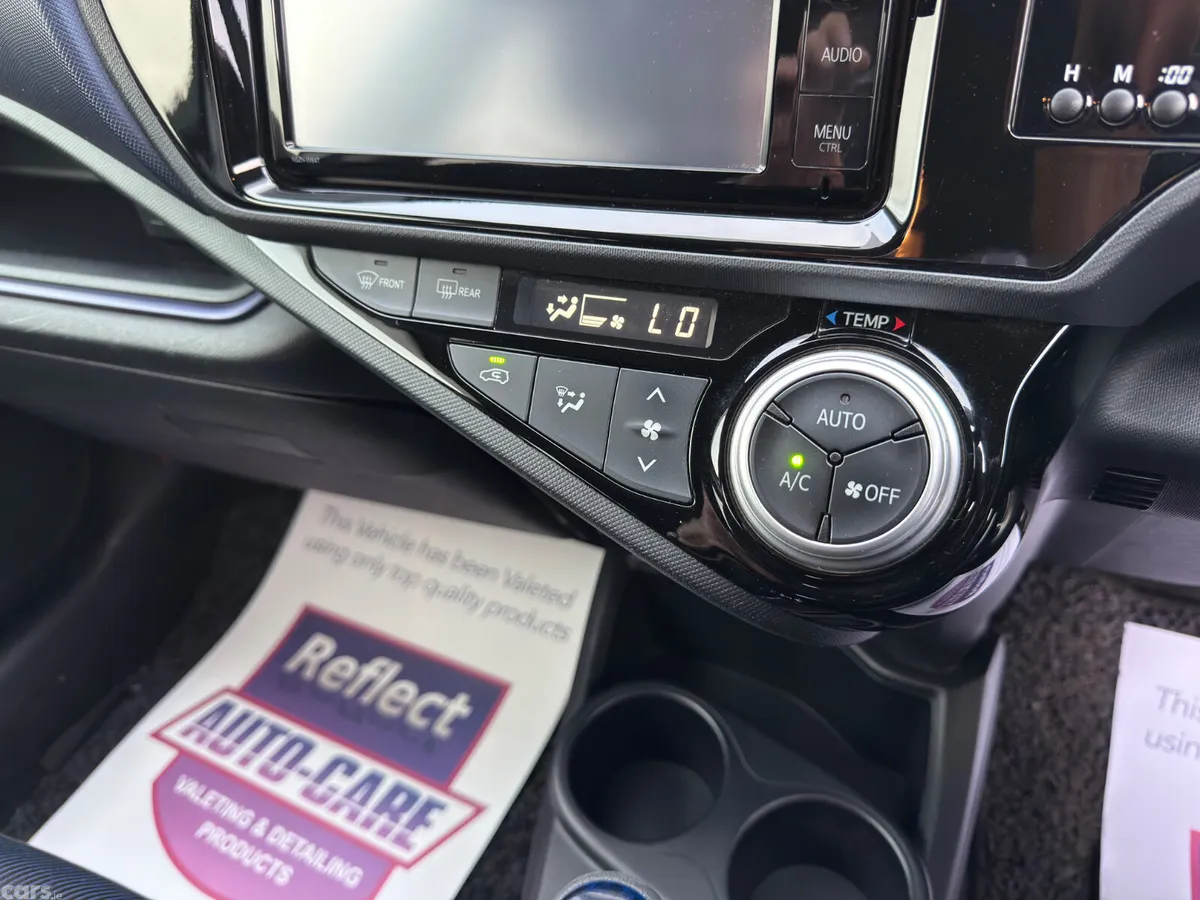 Toyota Aqua Hatchback, Petrol Hybrid, 2015, White