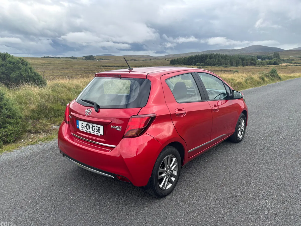 Toyota Yaris Hatchback, Petrol, 2016, Red