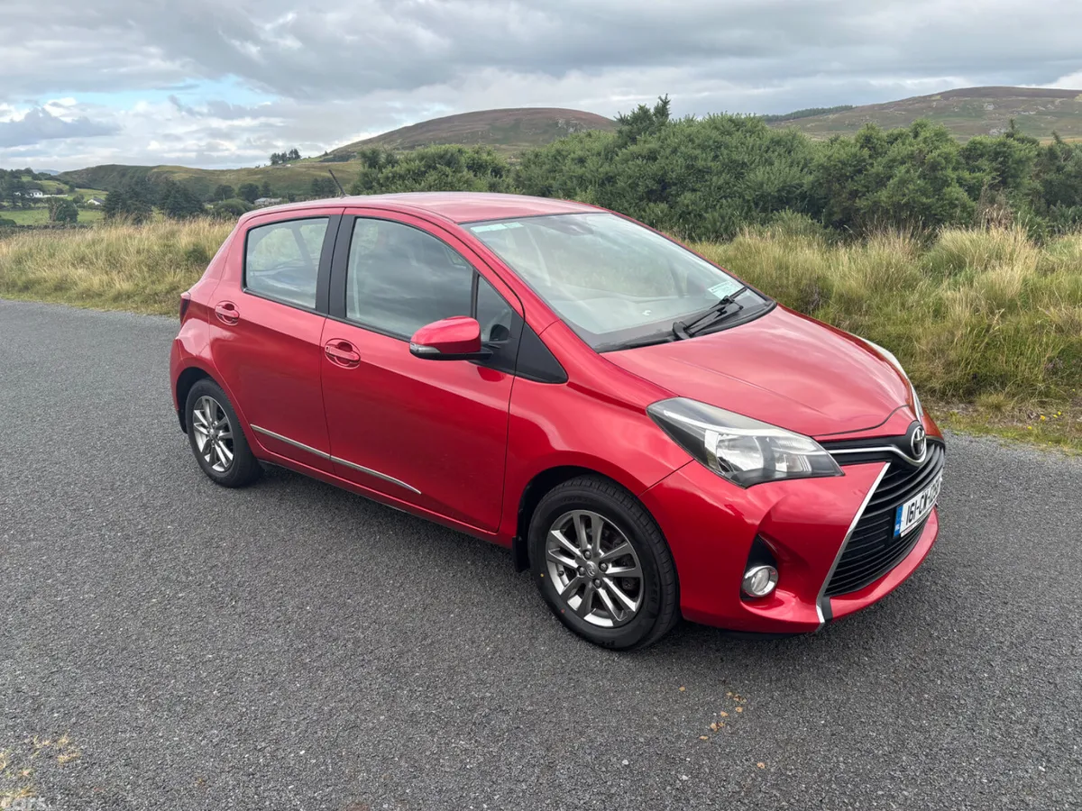 Toyota Yaris Hatchback, Petrol, 2016, Red