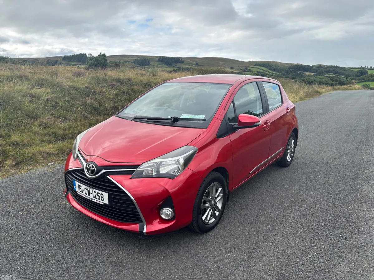 Toyota Yaris Hatchback, Petrol, 2016, Red