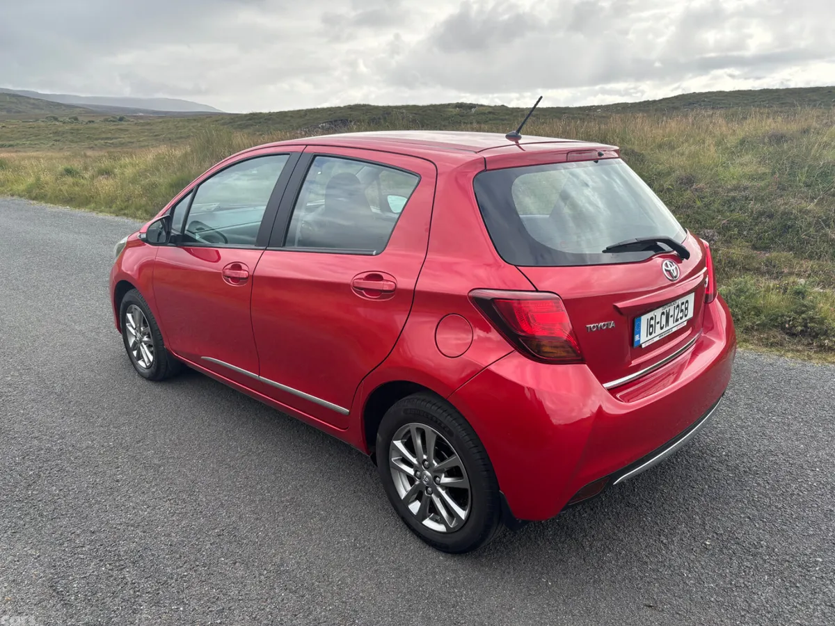 Toyota Yaris Hatchback, Petrol, 2016, Red