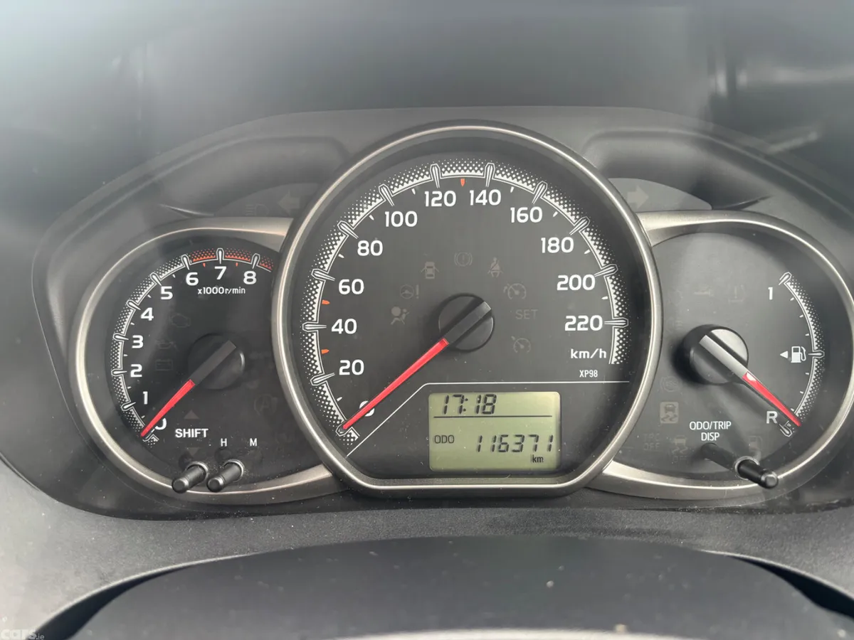 Toyota Yaris Hatchback, Petrol, 2016, Red