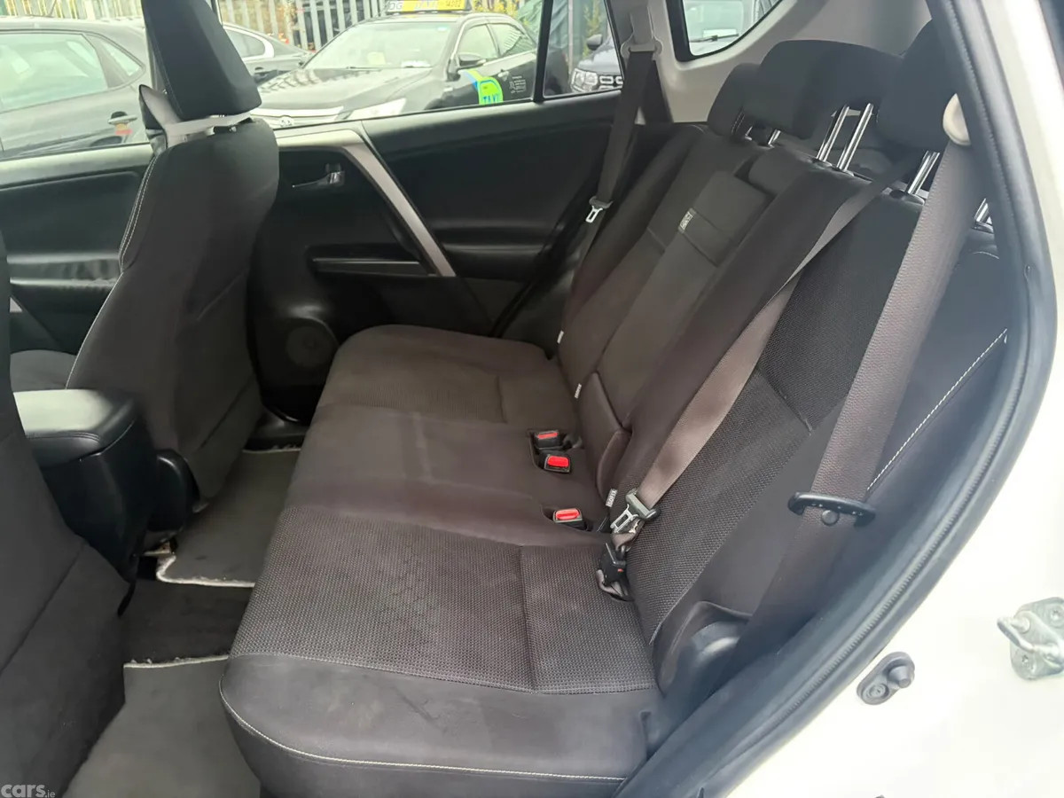 Toyota RAV4 SUV, Petrol Hybrid, 2016, White