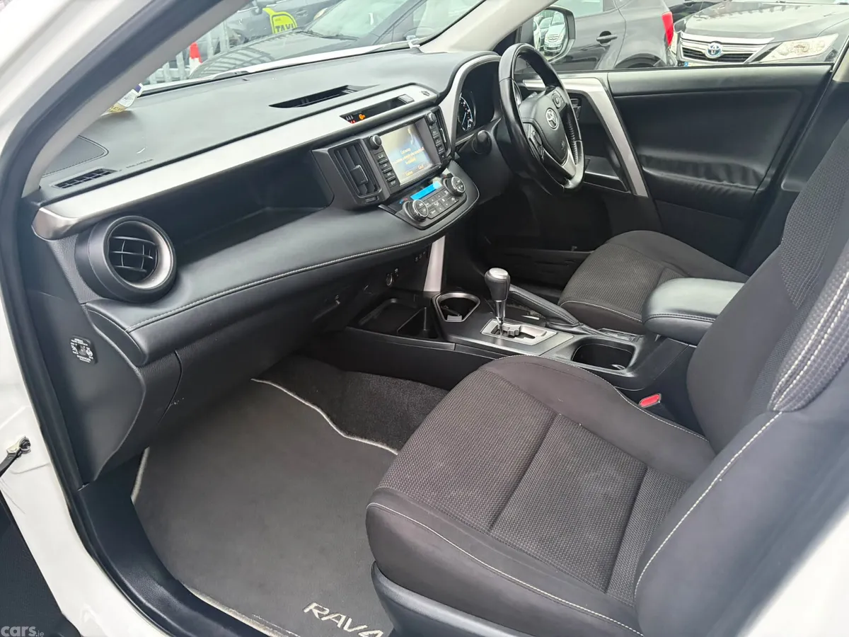 Toyota RAV4 SUV, Petrol Hybrid, 2016, White