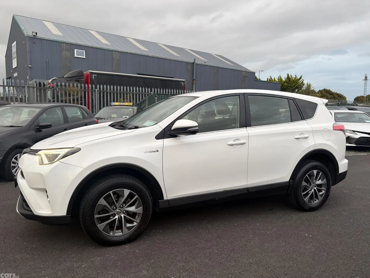 Toyota RAV4 SUV, Petrol Hybrid, 2016, White