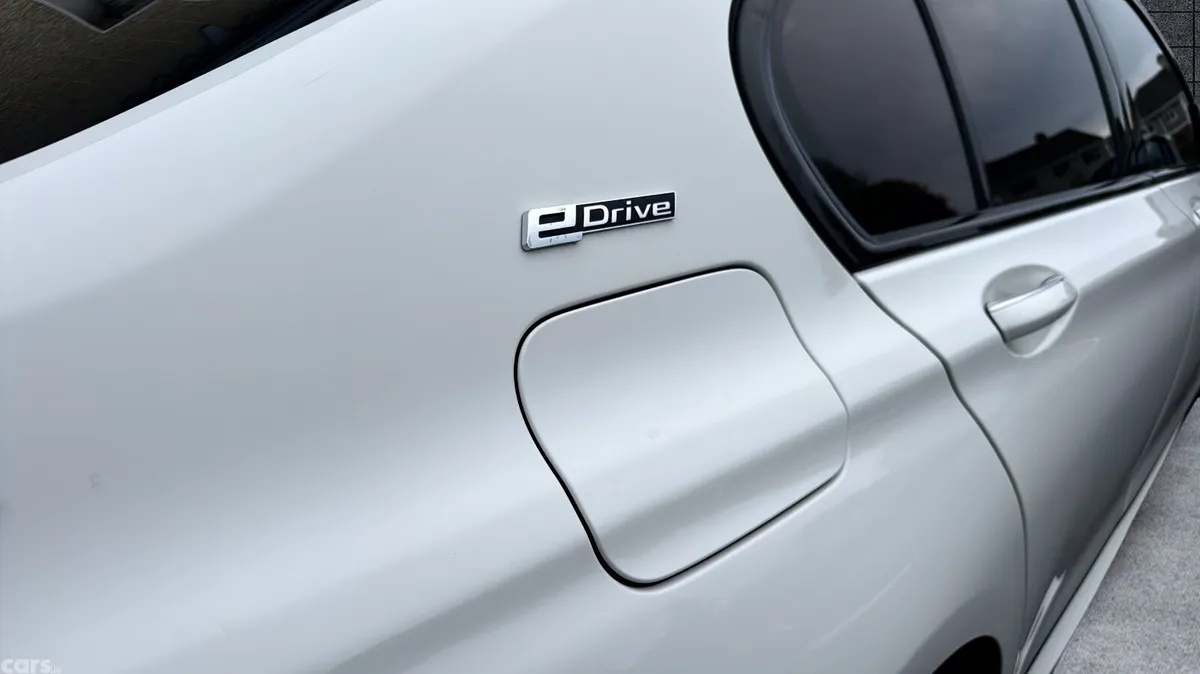 BMW 7-Series Saloon, Petrol Plug-in Hybrid, 2018, White