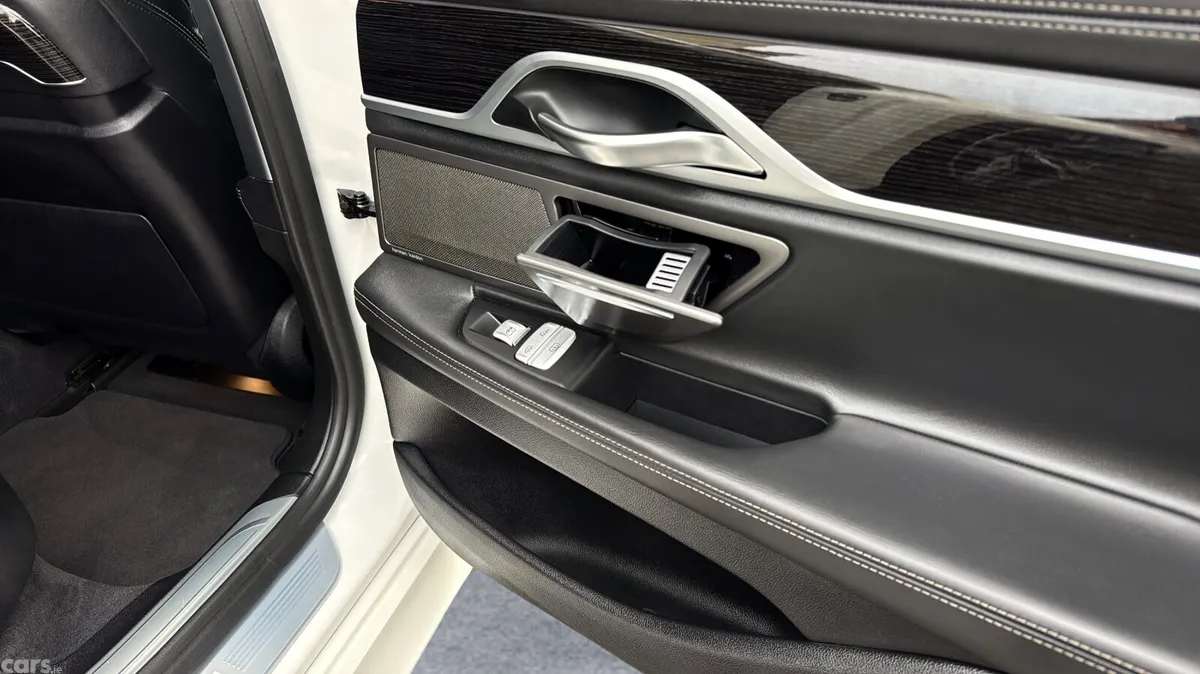 BMW 7-Series Saloon, Petrol Plug-in Hybrid, 2018, White