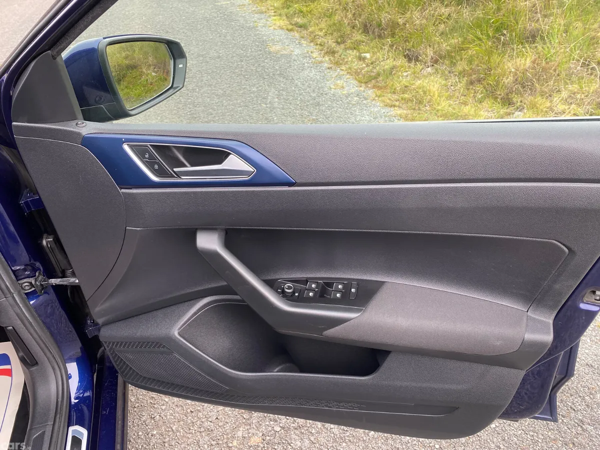 Volkswagen Polo Hatchback, Petrol, 2021, Blue