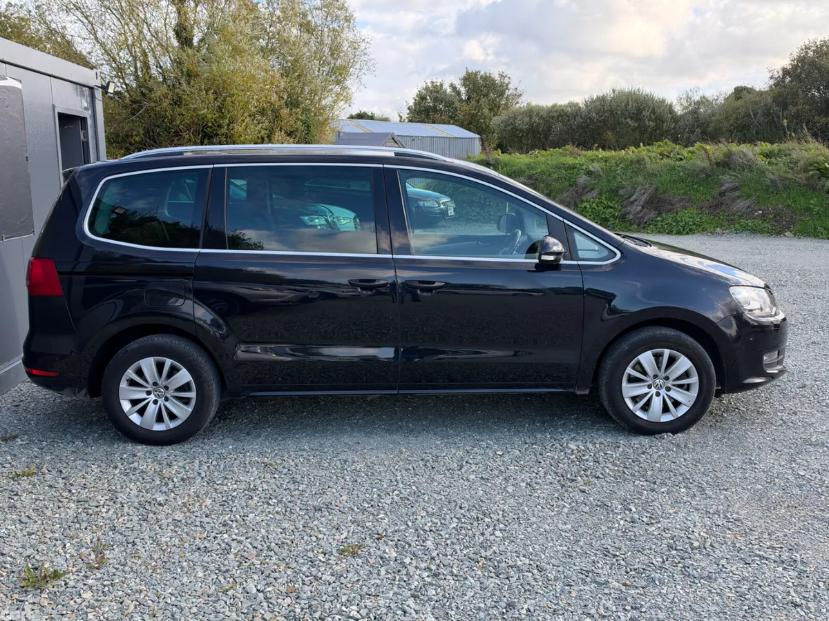 Volkswagen Sharan MPV, Petrol, 2014, Black