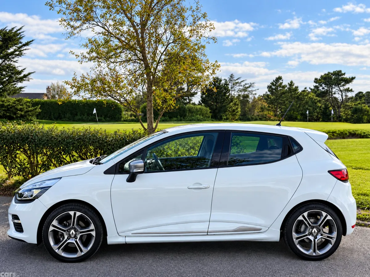 Renault Clio Hatchback, Petrol, 2015, White