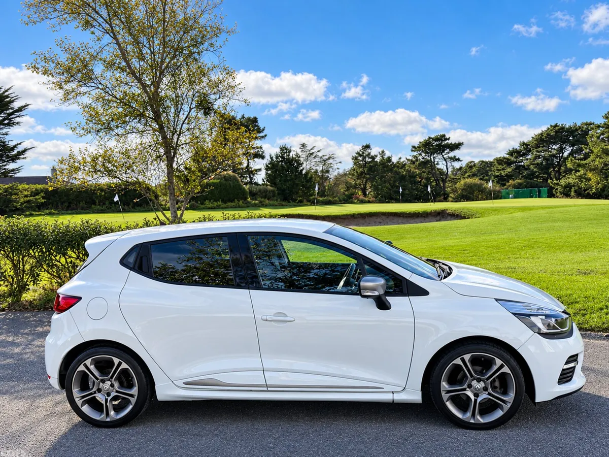 Renault Clio Hatchback, Petrol, 2015, White