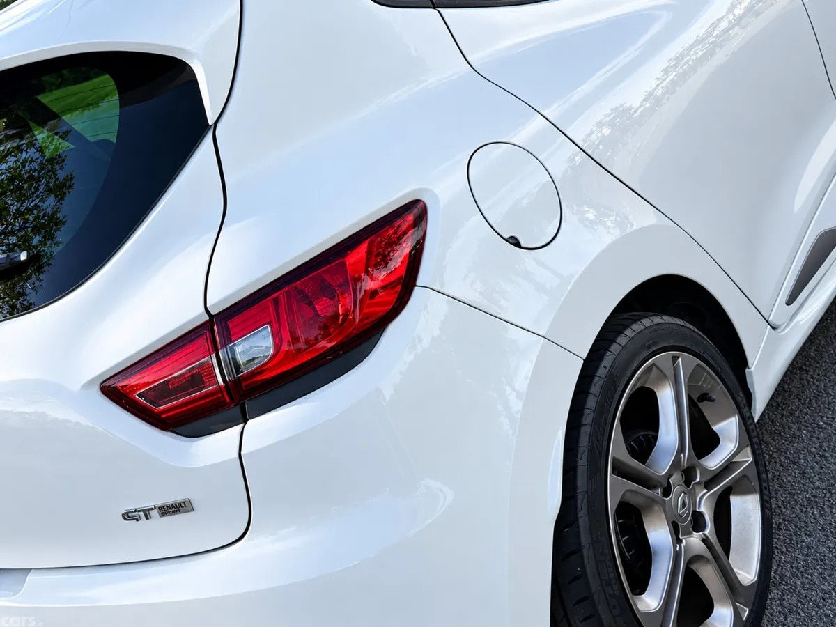 Renault Clio Hatchback, Petrol, 2015, White