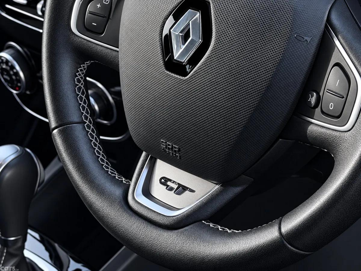 Renault Clio Hatchback, Petrol, 2015, White