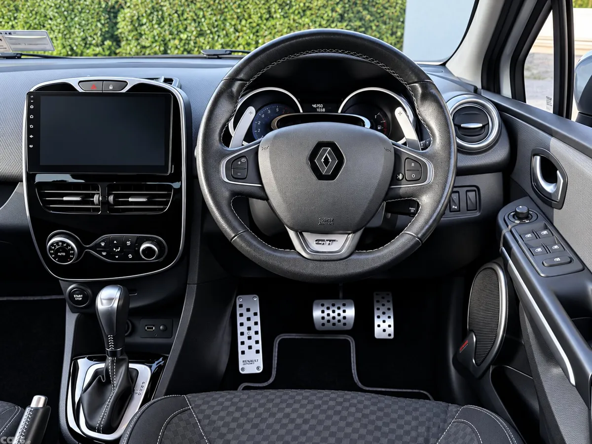 Renault Clio Hatchback, Petrol, 2015, White
