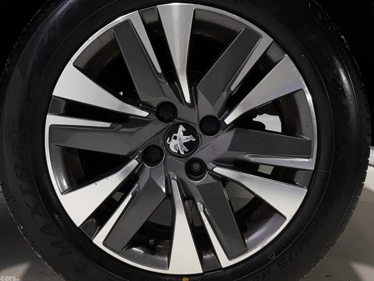 Peugeot 2008 Hatchback, Petrol, 2019, Black