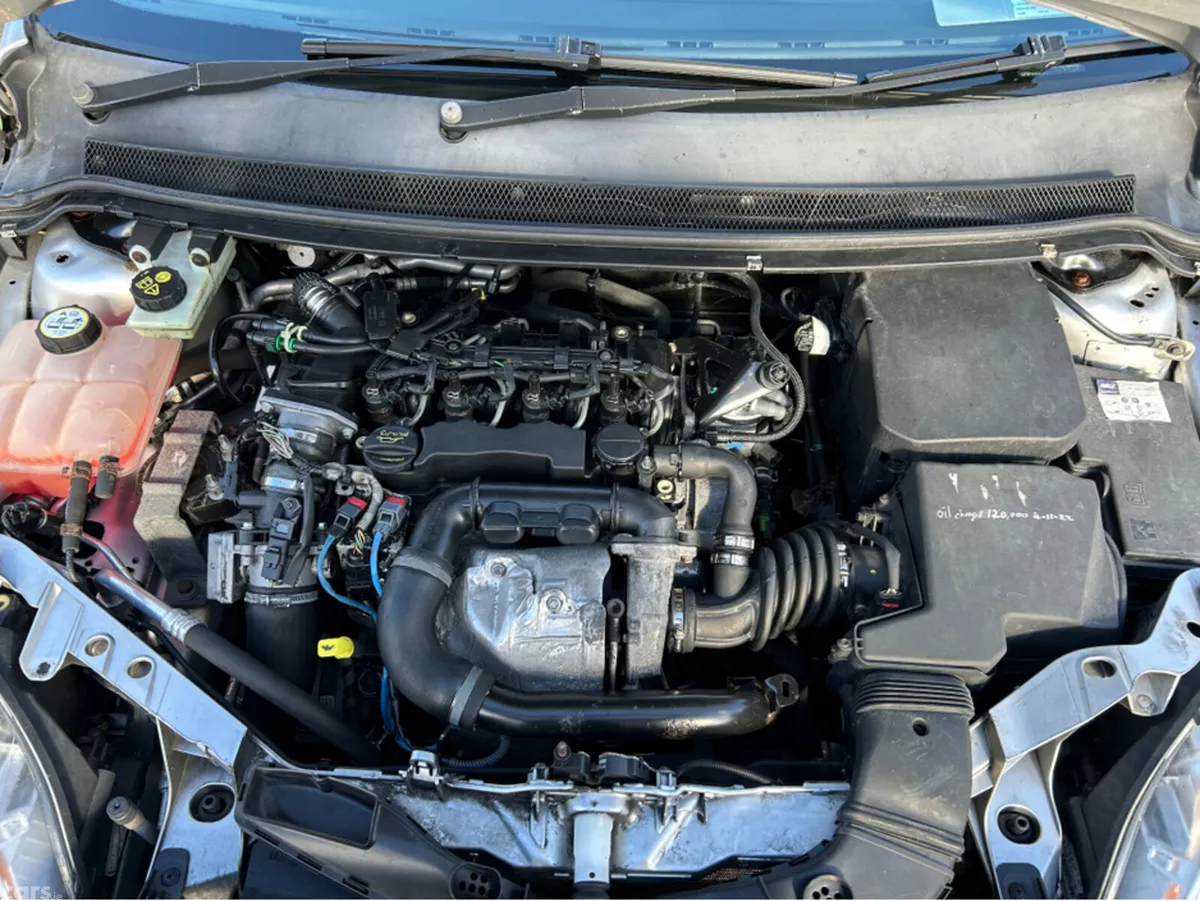 Ford Focus Hatchback, Diesel, 2011, Silver