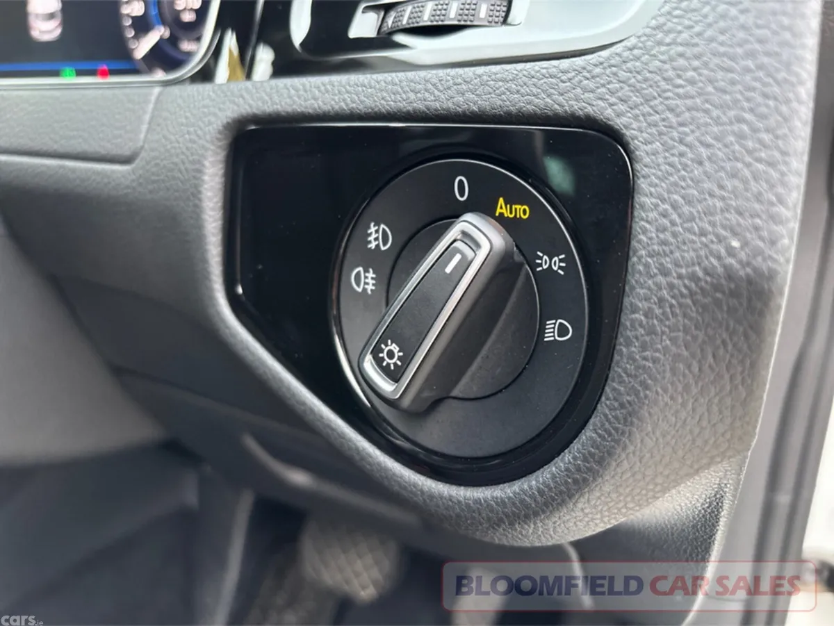 Volkswagen Golf Hatchback, Petrol, 2019, White